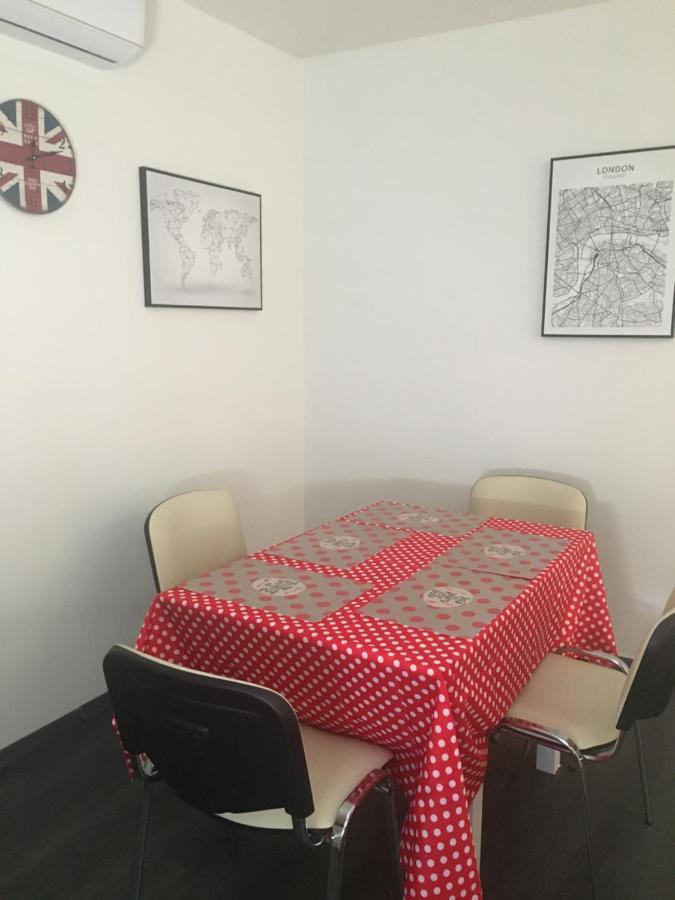 Buckingham Palace Apartman, デブレツェン エクステリア 写真