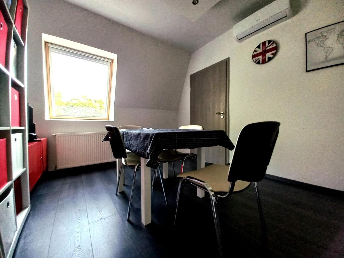 Buckingham Palace Apartman, デブレツェン エクステリア 写真